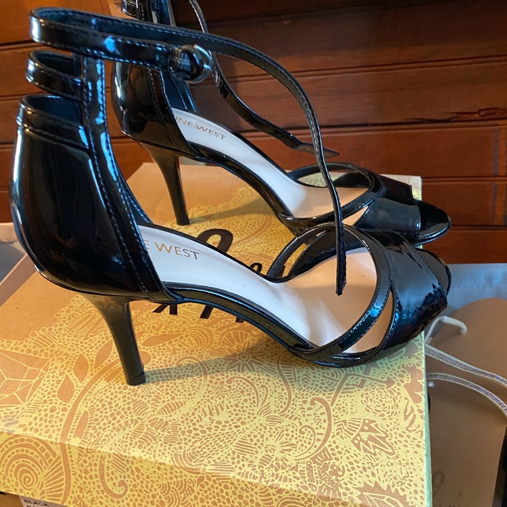 Black patent sandal